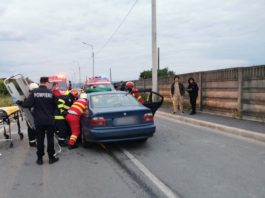 Accident rutier produs între două autoturisme, pe strada Porțile de Fier din municipiu