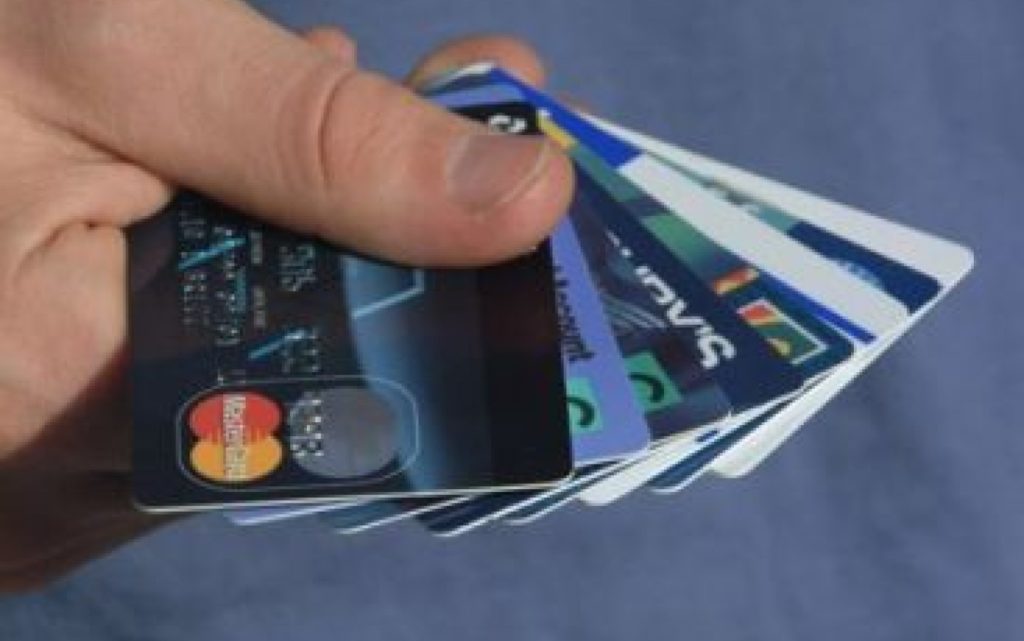 Cum a reușit o grupare de români să fure două milioane de dolari dintr-o bancă franceză
