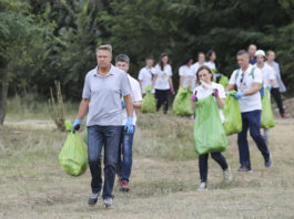 Președintele Klaus Iohannis va stânge gunoaie de pe râul Argeș