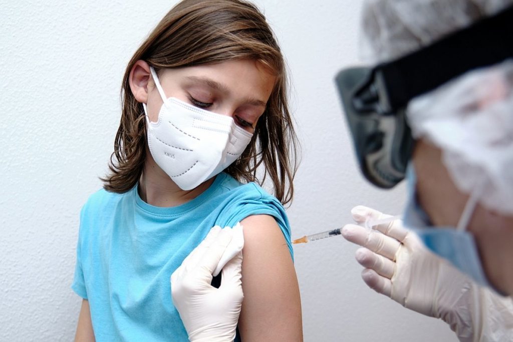 Peste 3.600 de copii din categoria 12-15 ani, programați la vaccinare până astăzi după-amiază
