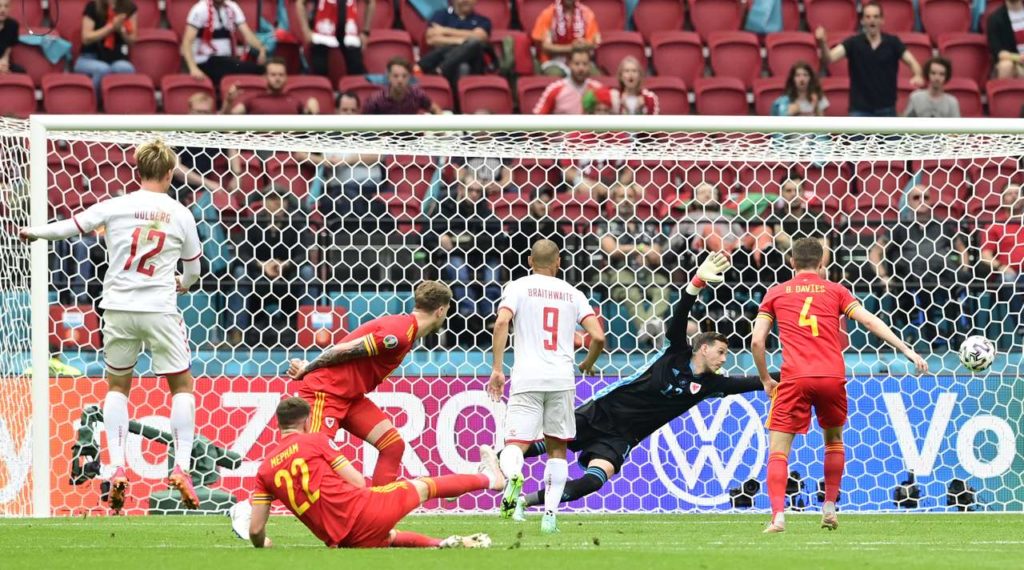 Euro 2020 / Danemarca a surclasat Țara Galilor și s-a calificat în sferturi