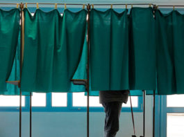 Absenteism istoric la alegerile regionale şi departamentale din Franţa (Foto: France24)