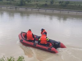 Echipele ISU chemate pentru salvarea unei persoane posibil cazută în canalul "de fugă" al lacului de acumulare Stupărei de pe râul Olt