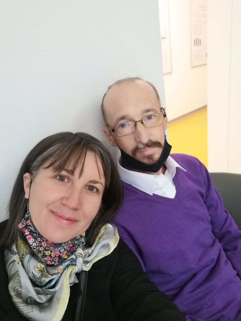 După două luni grele de tratament în Elveția, Gheorghe Smadoi a ajuns acasă