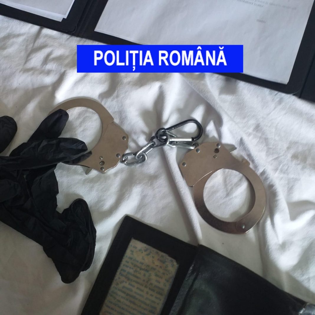 Procurorul a dispus reținerea a trei bărbați care se dădeau polițiști