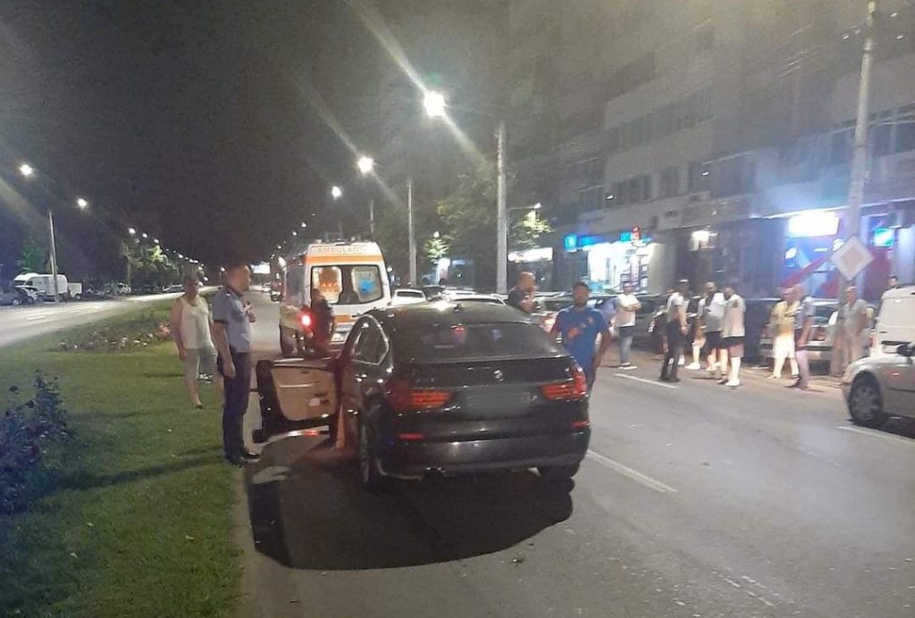 O şoferiţă a încercat să modifice locul faptei după ce a lovit un pieton