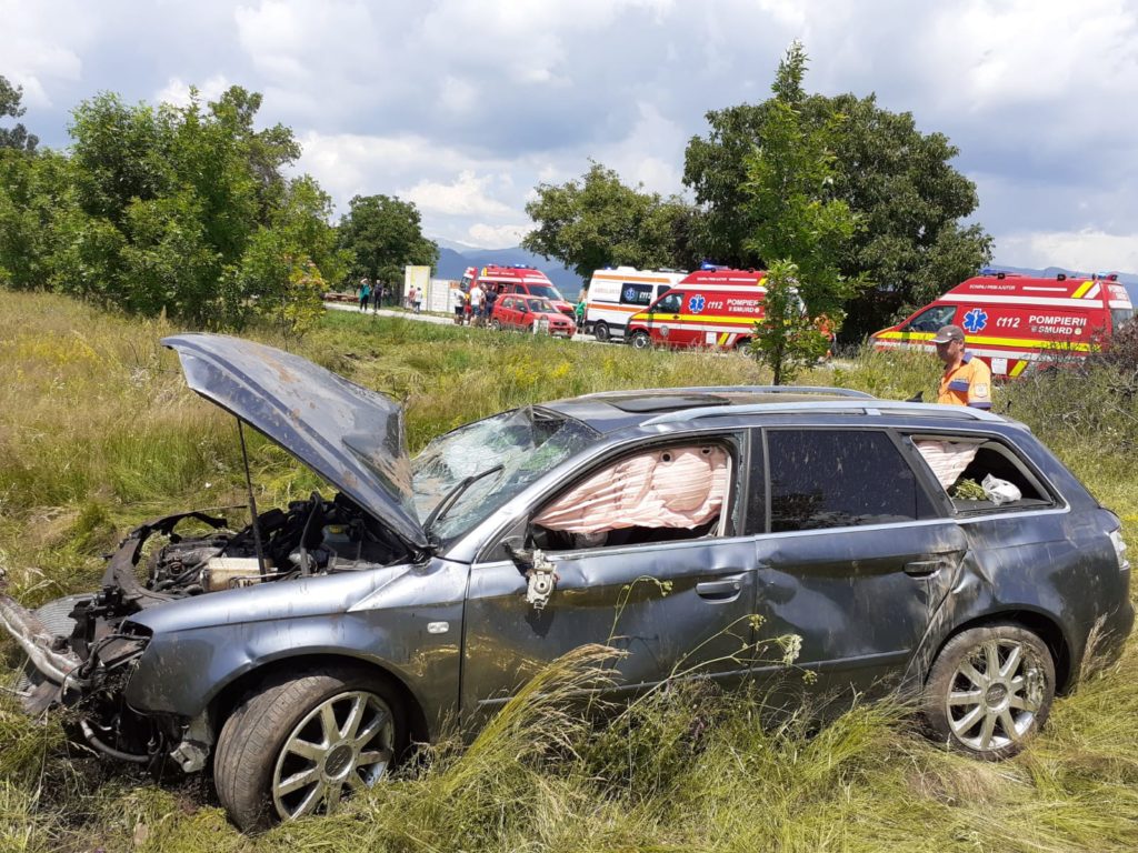 Accident violent la Polovragi. Un bărbat de 35 de ani a murit pe loc