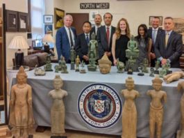 Statele Unite au returnat Cambodgiei 27 de antichităţi furate