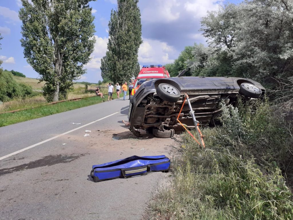 Accident grav în comuna Dobreşti. Un tânăr de 19 ani este resuscitat