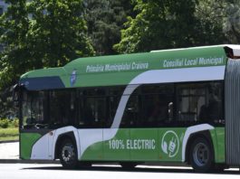 Pe traseele RAT Craiova circulă în prezent 13 din cele 16 autobuze electrice articulate achiziţionate de la Solaris