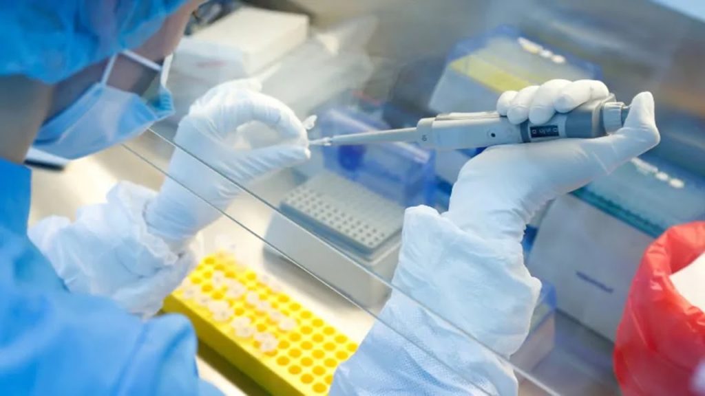 Nouă variantă de coronavirus, descoperită în Rusia
