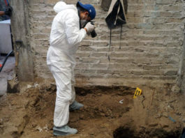 Rămăşiţele a 17 persoane, găsite sub casa unui criminal în serie mexican