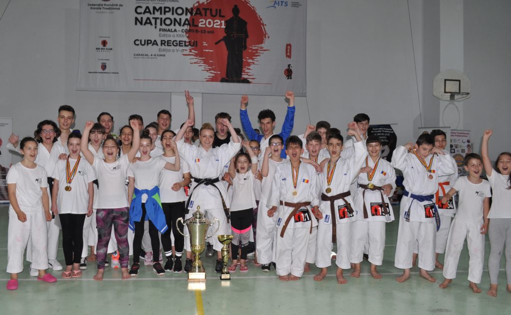 Asta performanţă! Clubul Centura Neagră Craiova a adus Cupa Regelui în Bănie!