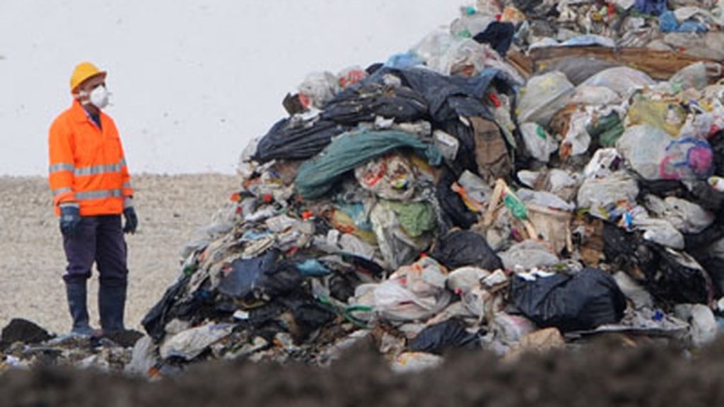 Din 27 de state UE, România pe locul 26 la reciclat deșeuri