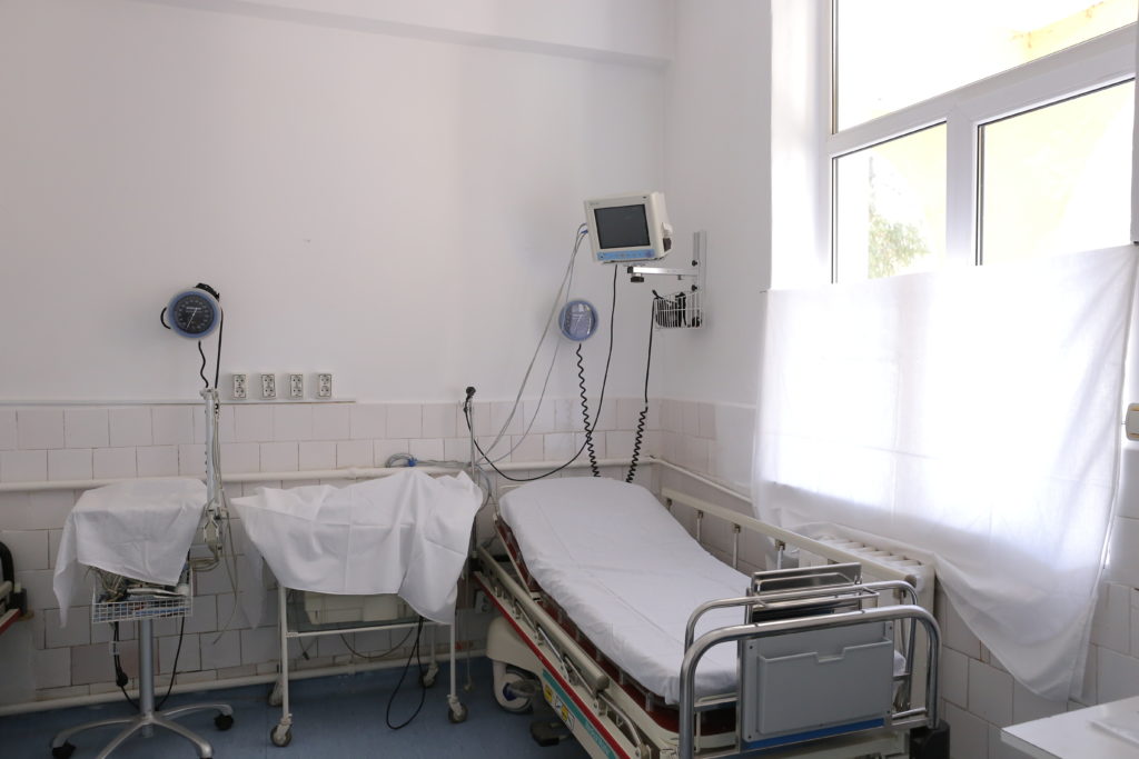 Spitalul Orăşenesc Bălceşti a fost închis în 2011. CNI pune acum pe masă 4,2 milioane de euro pentru reabilitarea, extinderea şi dotarea unităţii medicale din judeţul Vâlcea. Şi, bineînţeles, reînfiinţarea spitalului care deservea 55.000 de oameni.