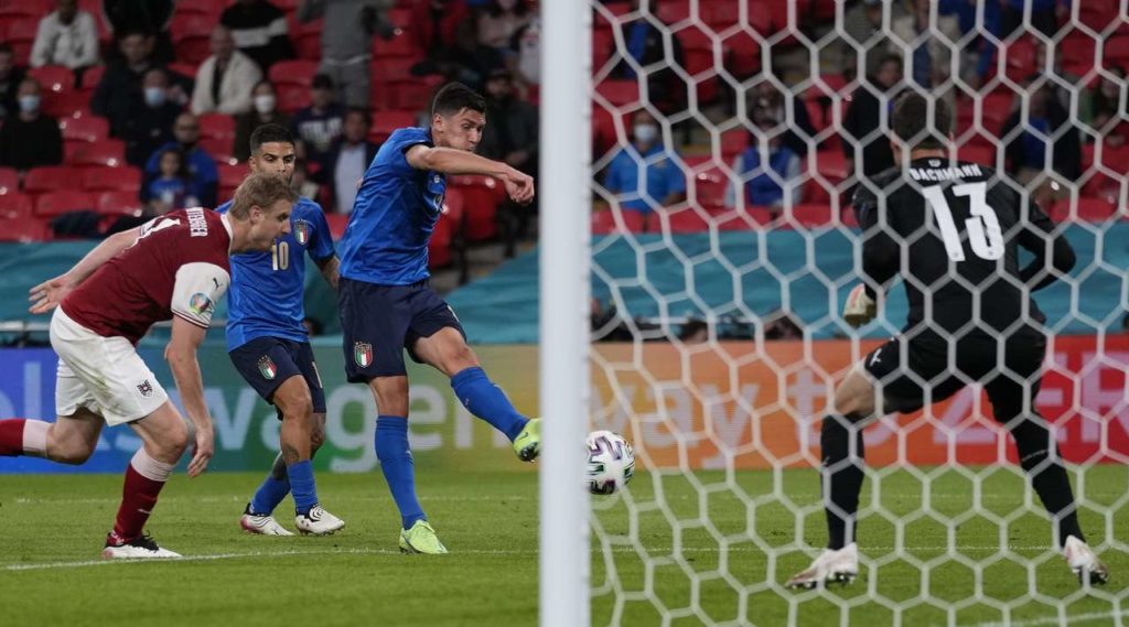Euro 2020 / Italia este a doua echipă calificată în sferturi. Victorie cu emoții în fața Austriei!