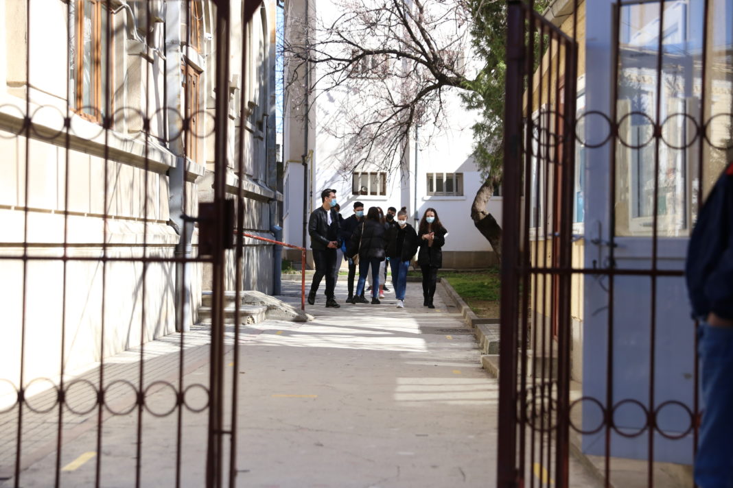 elevi Cum poţi participa la admitere la liceu în alt judeţ