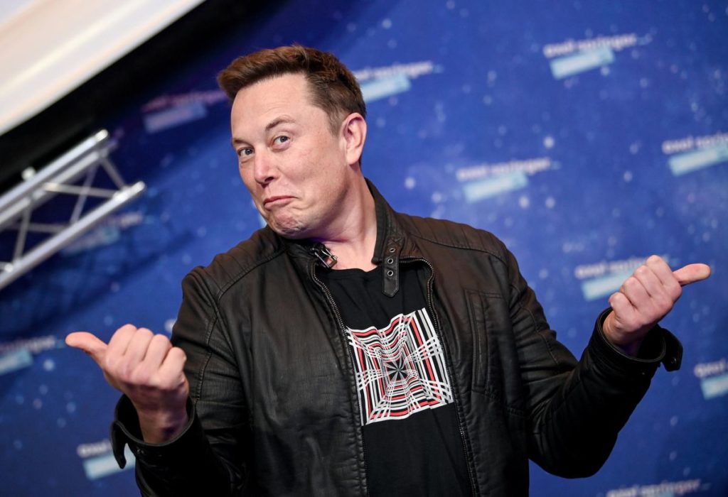 Elon Musk, ameninţat de grupul de hackeri Anonymous din cauza mesajelor sale despre Bitcoin