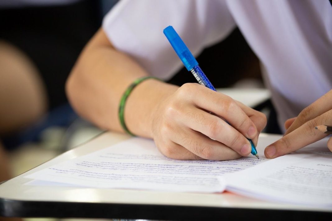 Gorj: Zeci de candidați, absenți la a doua probă a Evaluării Naționale Gorj: Zeci de candidați, absenți la a doua probă a Evaluării Naționale