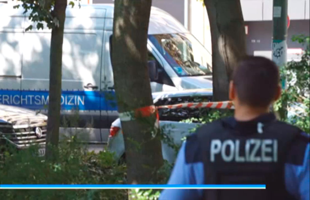 Aproximativ 60 de poliţişti, răniţi în ciocniri cu protestatari lângă o clădire ocupată ilegal în Berlin