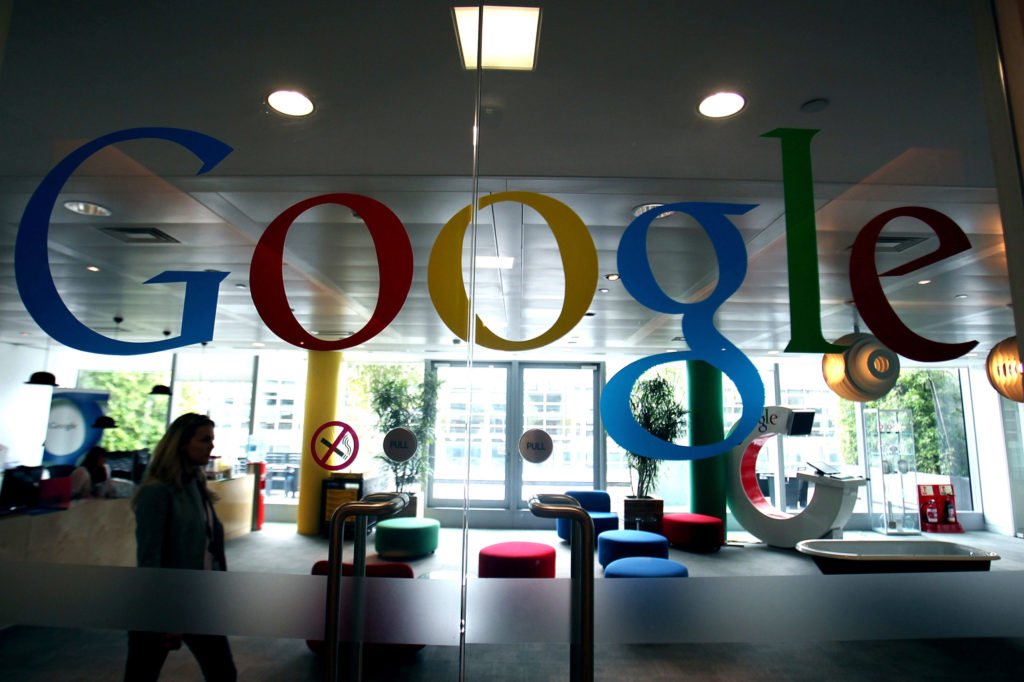 Compania Google, amendată cu 220 de milioane de euro în Franţa
