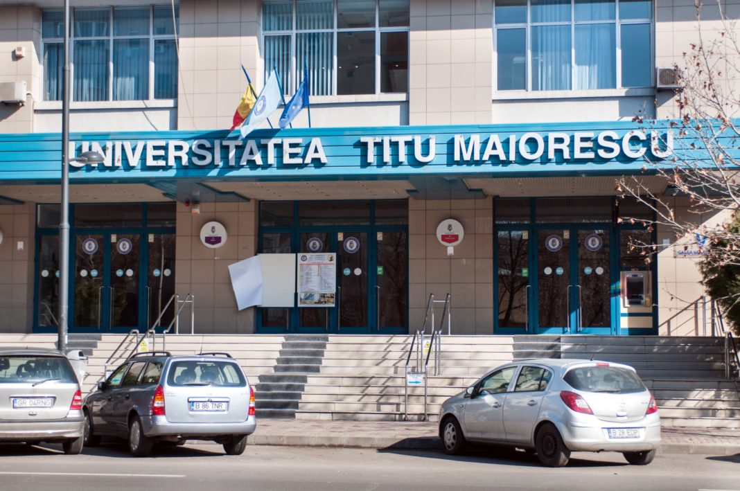 Ce spune Universitatea Titu Maiorescu despre perchezițiile privind vânzarea ilegală a unor apartamente din căminele universității