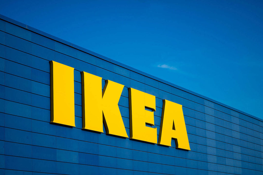 IKEA, amendată cu un milion de euro pentru că şi-a spionat angajaţii