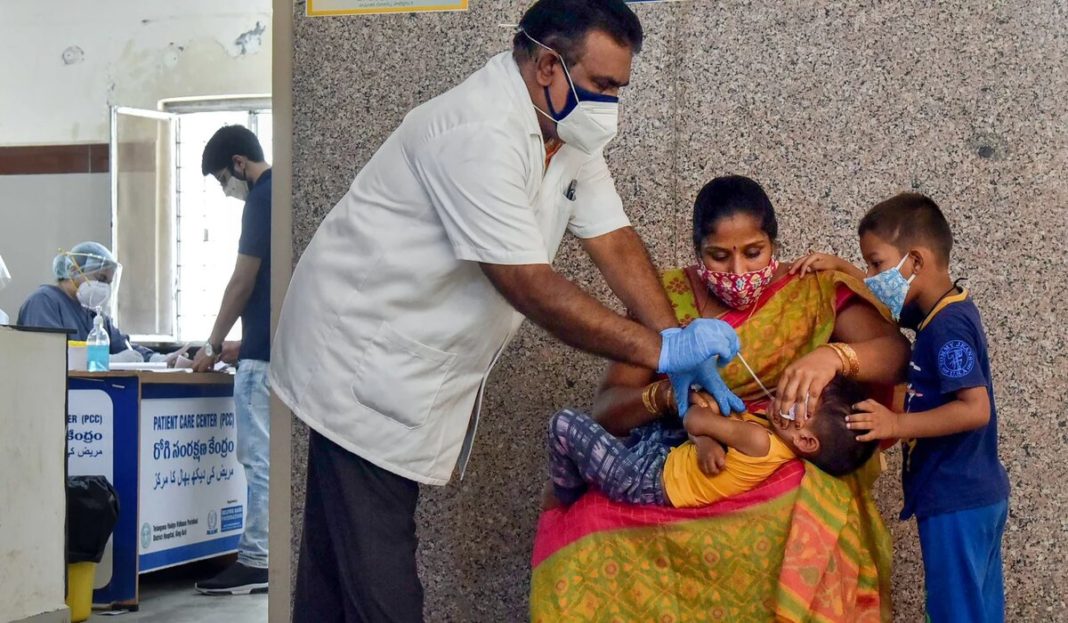 O afecțiune rară şi gravă afectează copiii din India vindecați de Covid