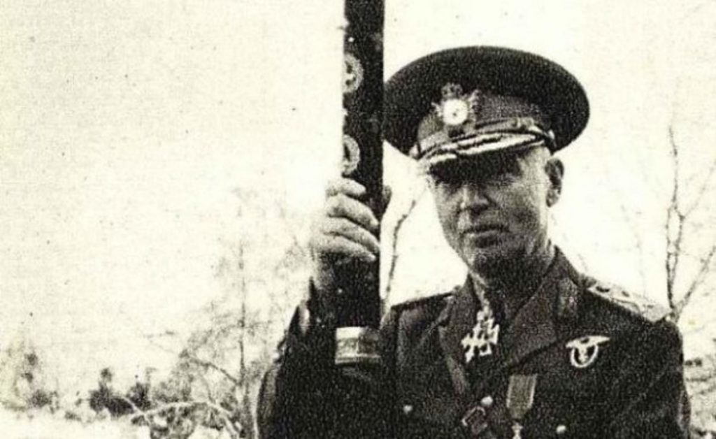 Trei preoți din Vaslui, cercetați penal pentru că au susținut o slujbă de comemorare a mareșalului Ion Antonescu
