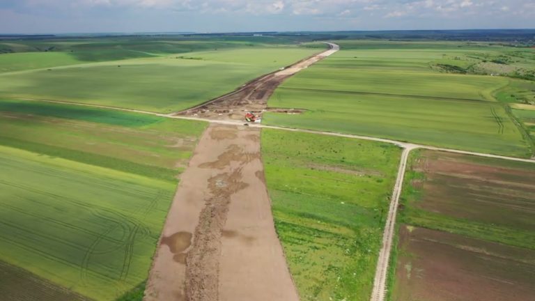 (VIDEO) Drumul Expres DX12 Craiova – Pitești: „Lucrări în ritm de melc pe tronsonul 1, între Craiova si Balș”