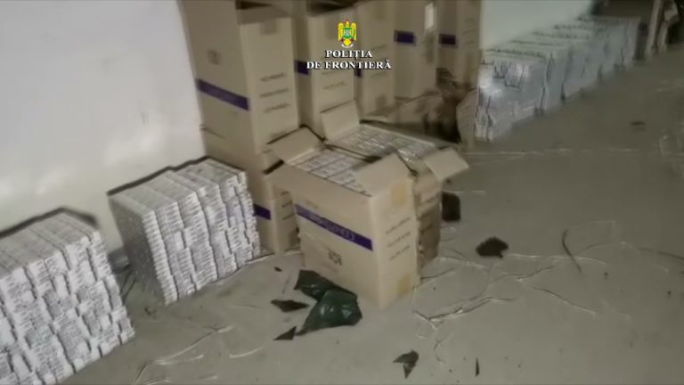 (VIDEO) Focuri de armă și peste 16.000 pachete cu țigări confiscate la graniţa cu Ucraina
