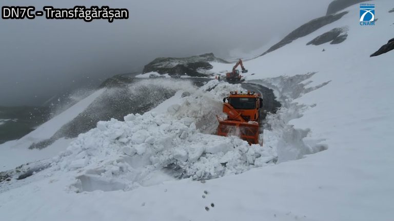 (VIDEO) Zid de zăpadă de 7-8 metri pe Transfăgărășan