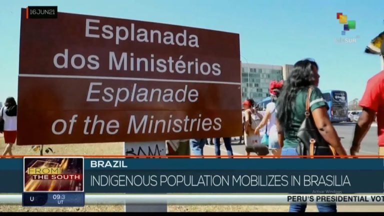 (VIDEO) Brazilia: Confruntare cu săgeți și gaze lacrimogene între indigeni și poliție