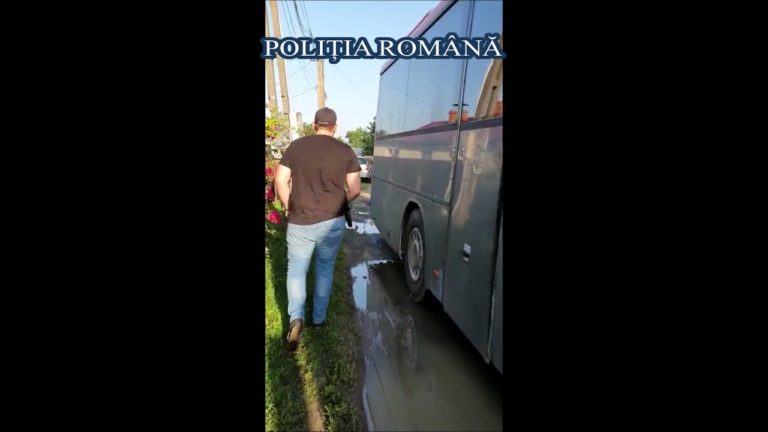 (VIDEO) Percheziții la persoane bănuite de deţinere ilegală de arme de foc și în Dolj