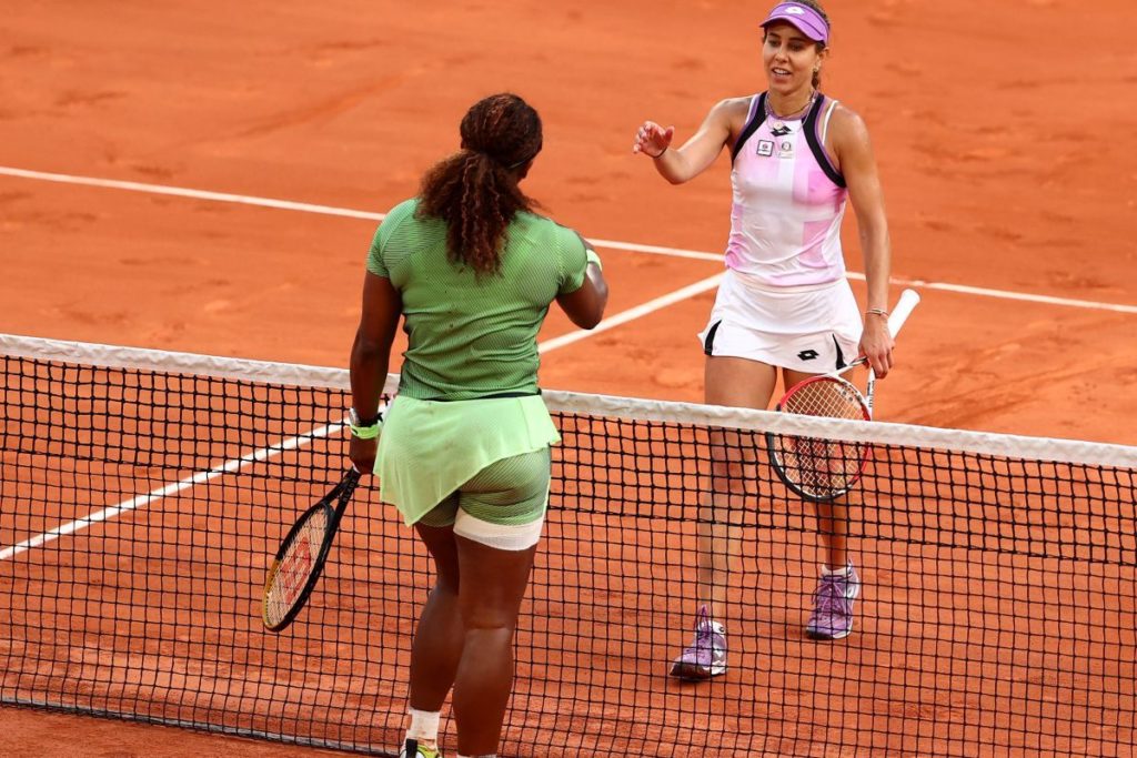A ieşit cu capul sus! Buzărnescu a pierdut cu Serena Williams după un meci bun