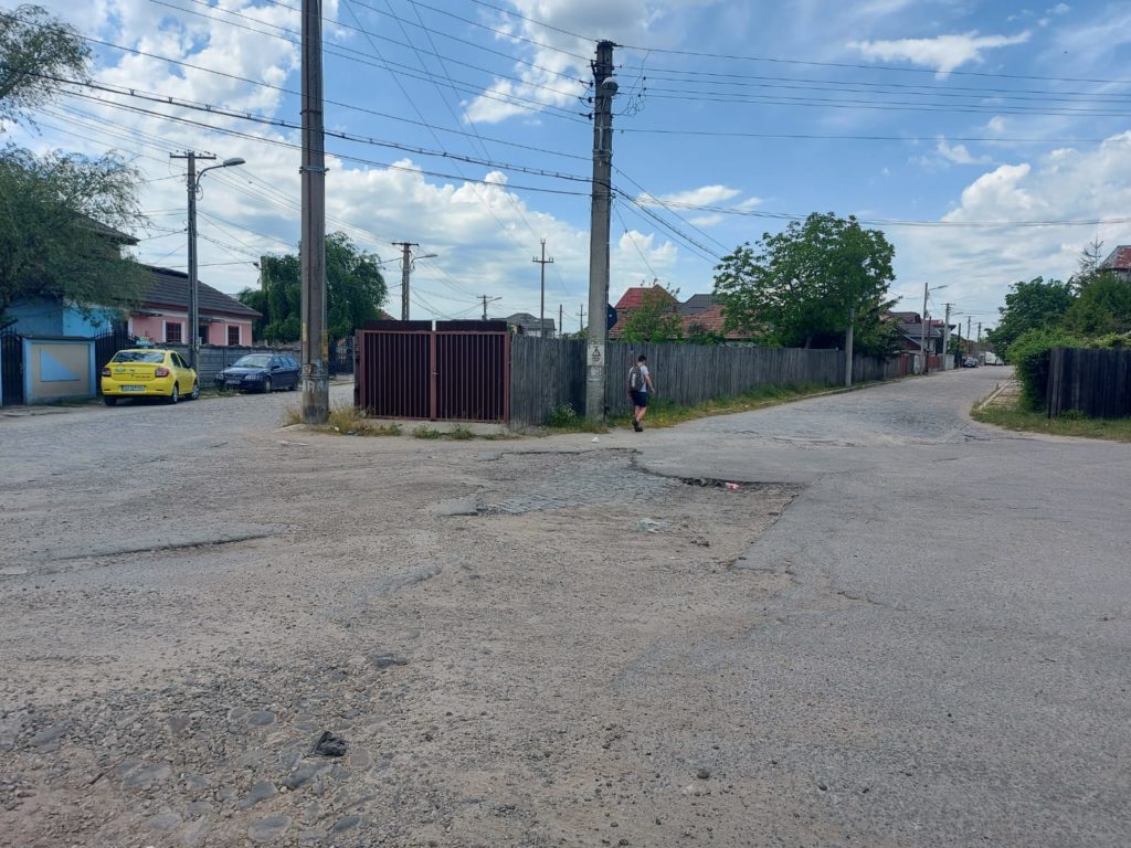 Cine va asfalta „străzile sărăciei“ din cartierul Romaneşti