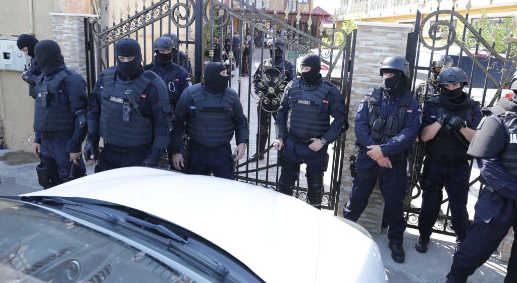 Doljeni arestaţi pentru furturi comise în Franţa