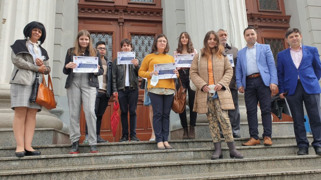 Societatea de Științe Matematice Dolj a premiat elevii medaliați la olimpiada națională