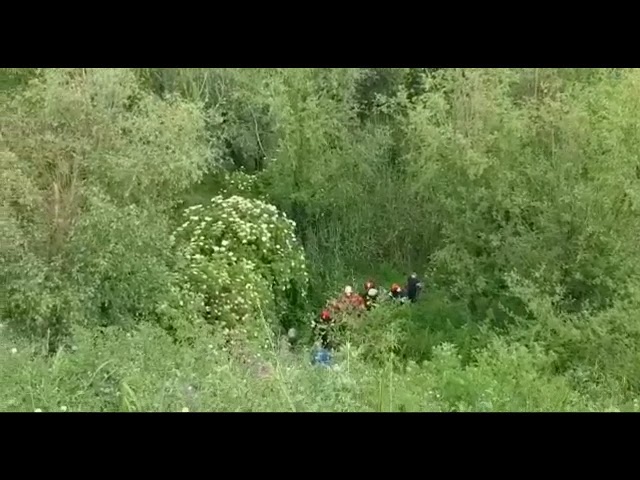 (VIDEO) Olt: Bătrân dispărut de 18 ore, găsit căzut într-o râpă