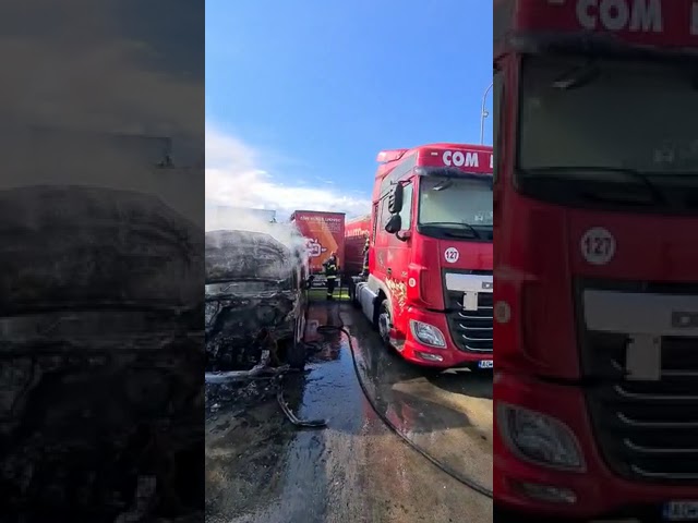 (VIDEO) Vâlcea: Incendiu la o societate de transport mărfuri