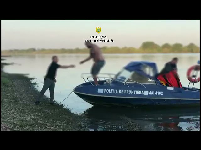 (VIDEO) Mehedinți: 4 migranți salvaţi din apele fluviului Dunărea