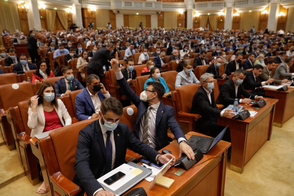 Moţiunea de cenzură a căzut. Guvernul Cîțu rămâne