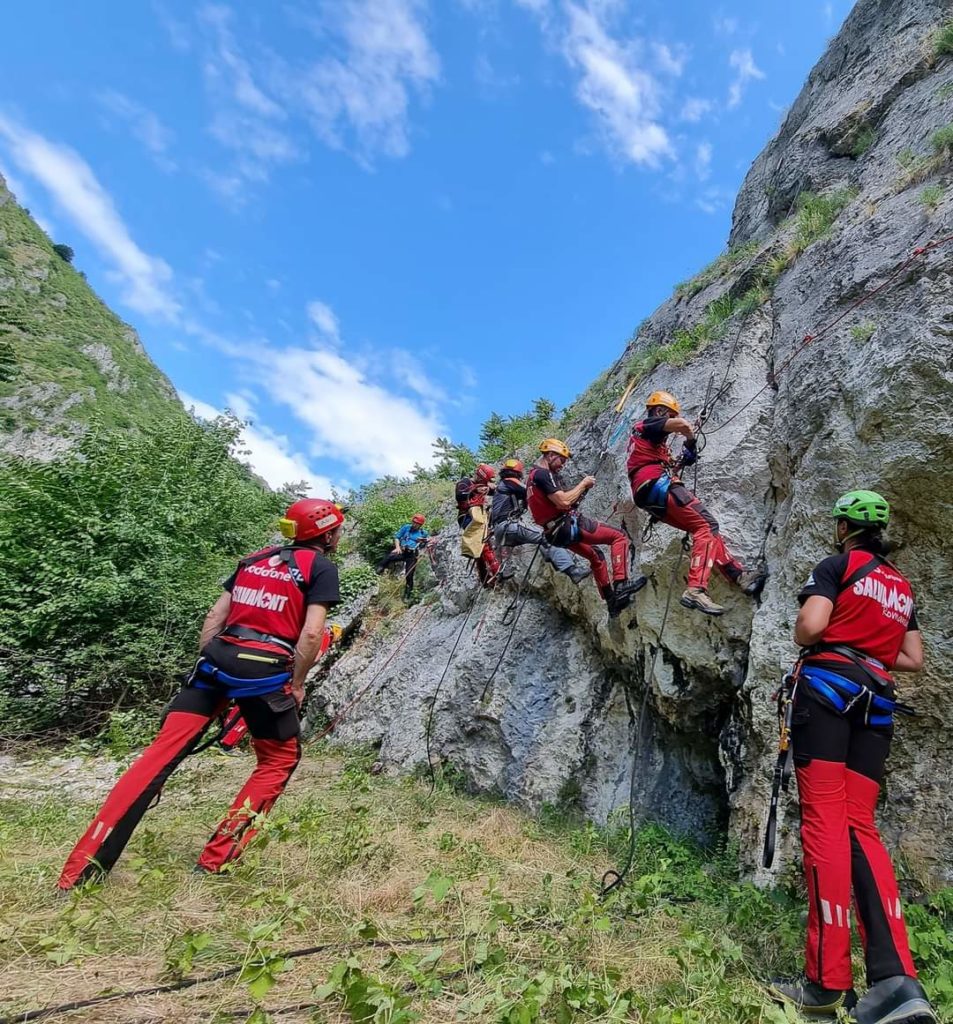 Salvatorii montani au efectuat un stagiu de pregătire pe Cheile Sohodolului