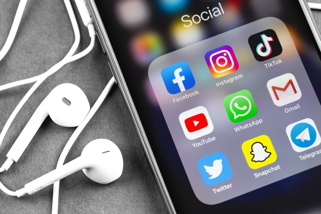 Facebook, Twitter, TikTok, Microsoft și Google, implicate în acțiunile de reducere a dezinformării privind vaccinarea anti-COVID
