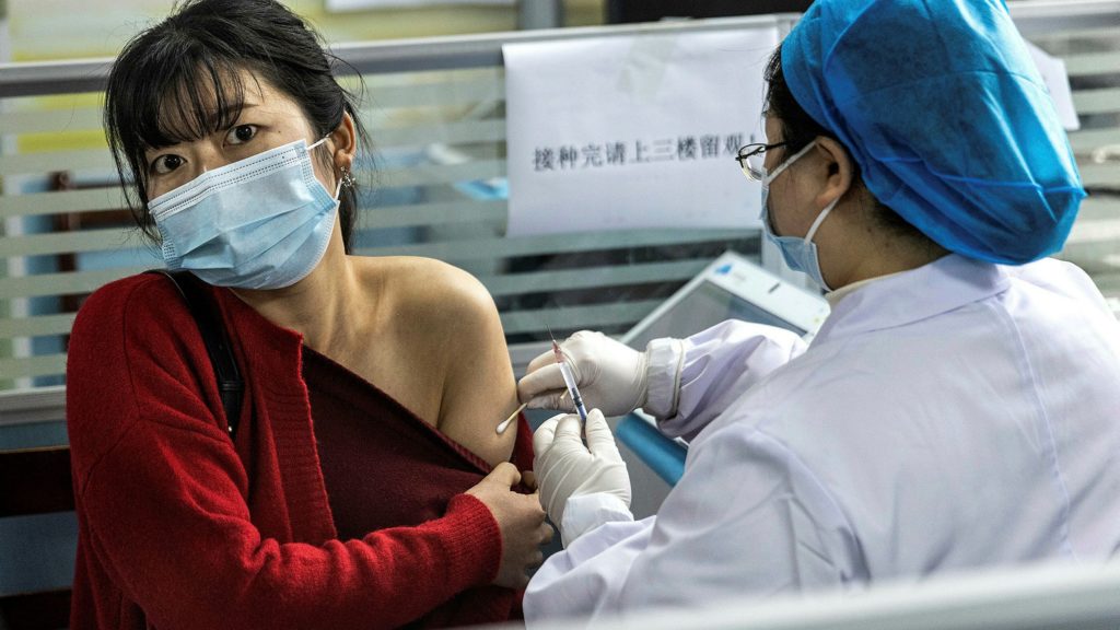 China a administrat peste un miliard de doze de vaccin anti Covid