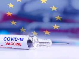 Jumătate dintre adulţii din UE, vaccinaţi cu cel puţin o doză a unor seruri anti-COVID