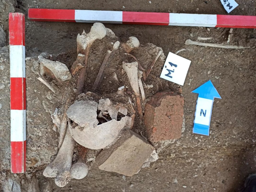 Arheologii au descoperit vechiul cimitir al Mănăstirii Văratec
