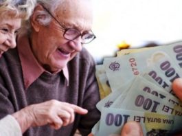 Pensionarii care primesc pensia pe card, informați pe mail când li se virează banii