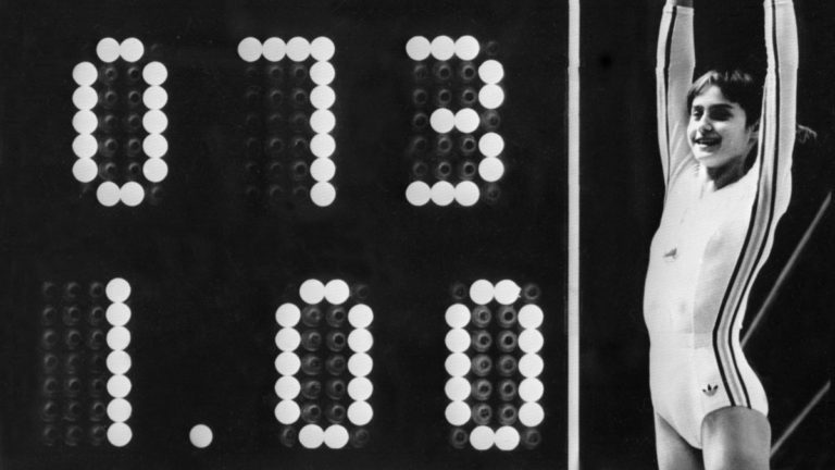 Nadia Comăneci și primul 10 perfect din istoria gimnasticii (Foto: Eurosport)