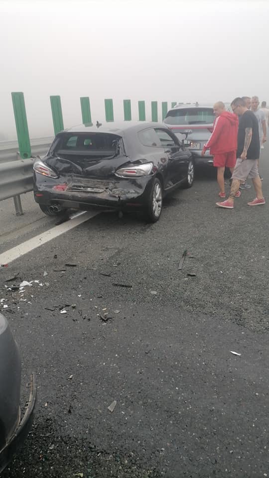 UPDATE (VIDEO): Peste 52 de mașini sunt implicate în carambolul de pe A2